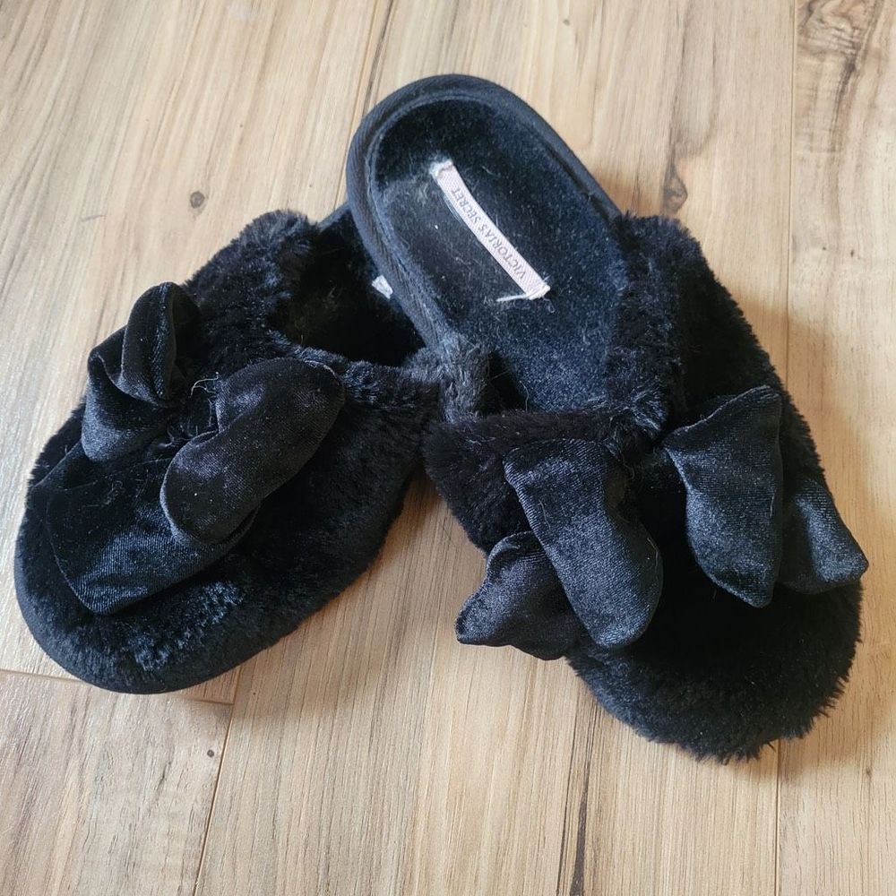 Victoria's Secret Stylish Look Black Velvet Bow Slippers Size Large